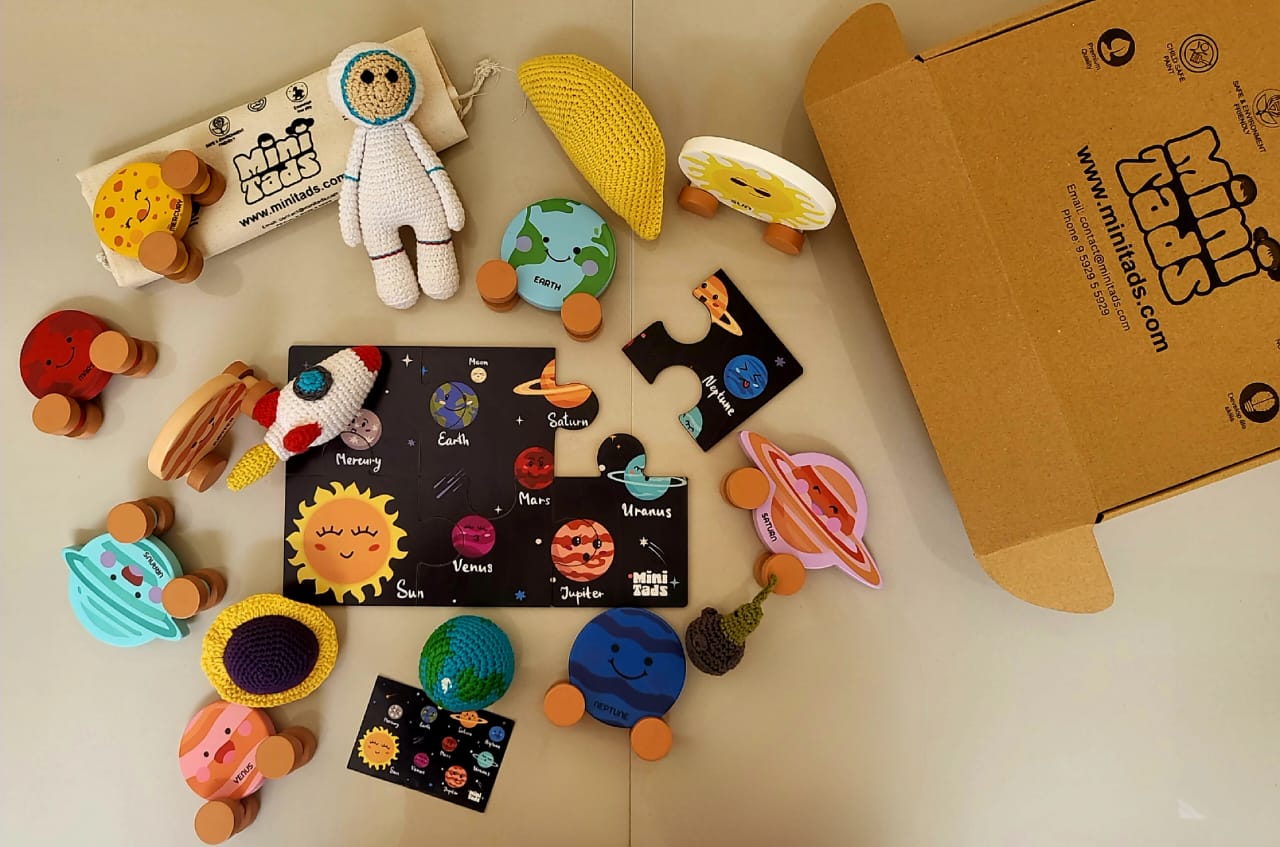 MiniTads Handmade Astronaut Crochet Toys ➕️ MiniTads Planet roller coasters ➕️ MiniTads Solar system Puzzle with flash card ..Space Adventure for Little Dreamers! – Wooden and Crochet Solar System Playset...